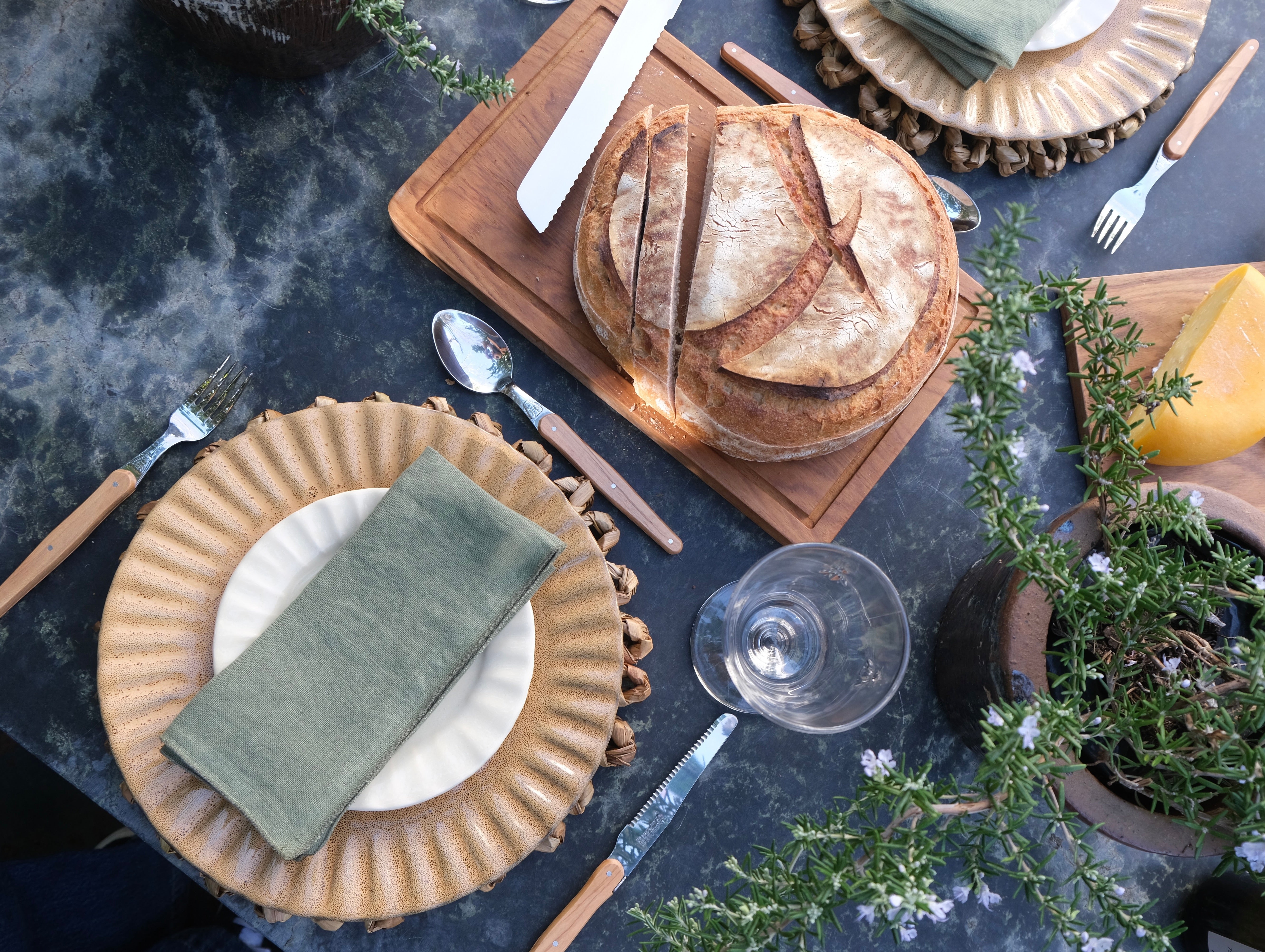 Plates & Bowls
