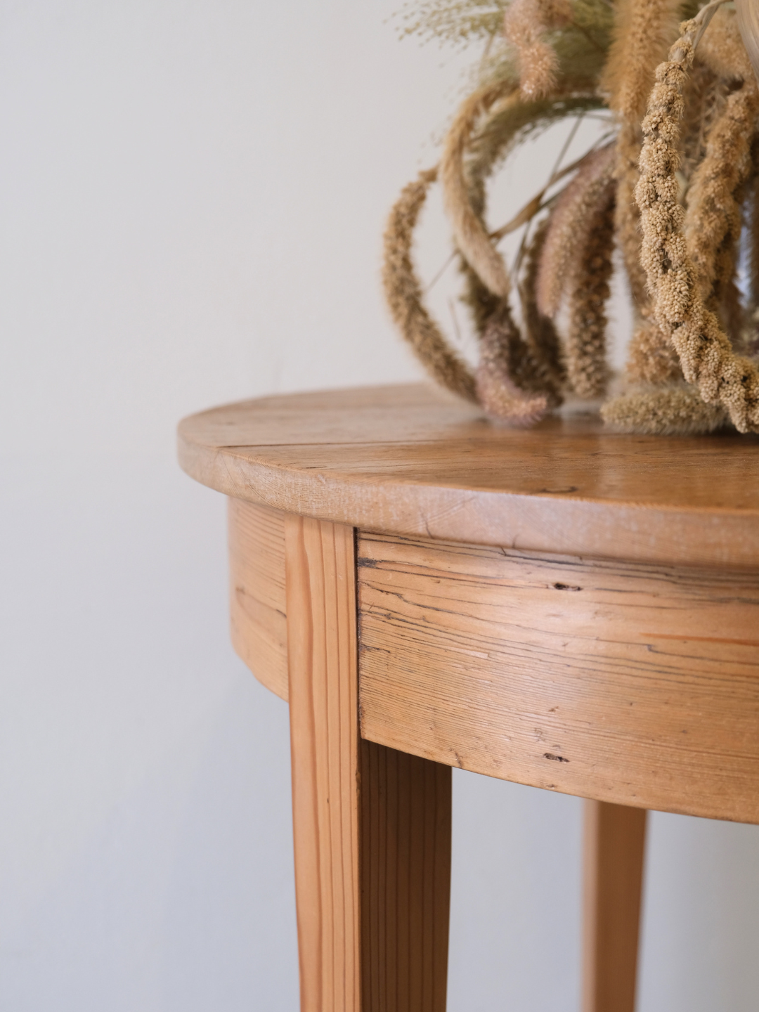 Allan Lutge Oregon Pine Three-Legged Round Table
