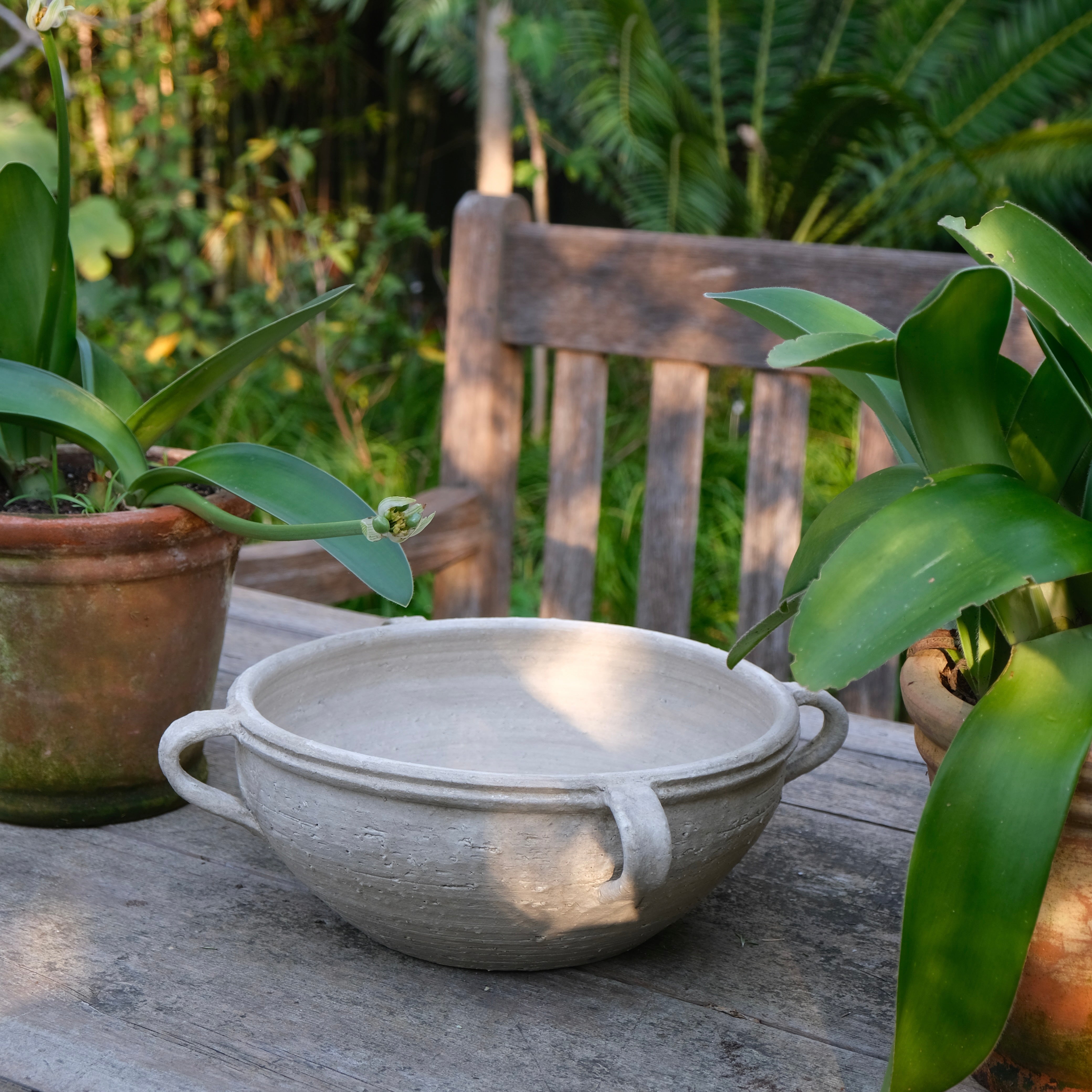 Textured Fruit Bowl w/ Handles