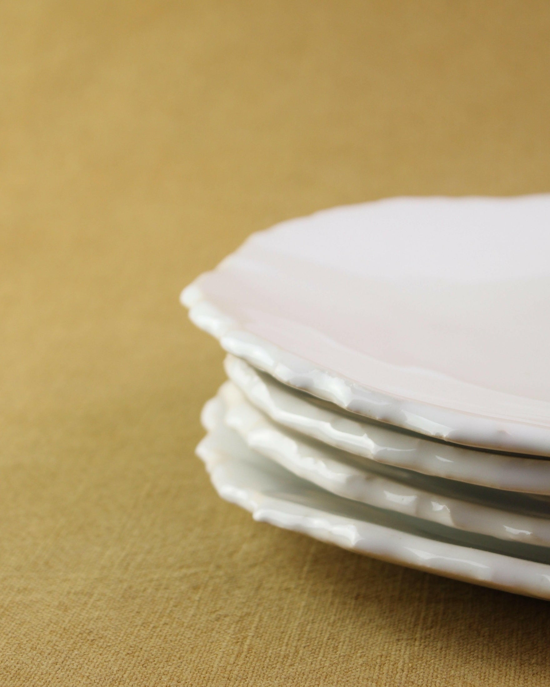 Raw-edged Dinner Plate Mantra Living