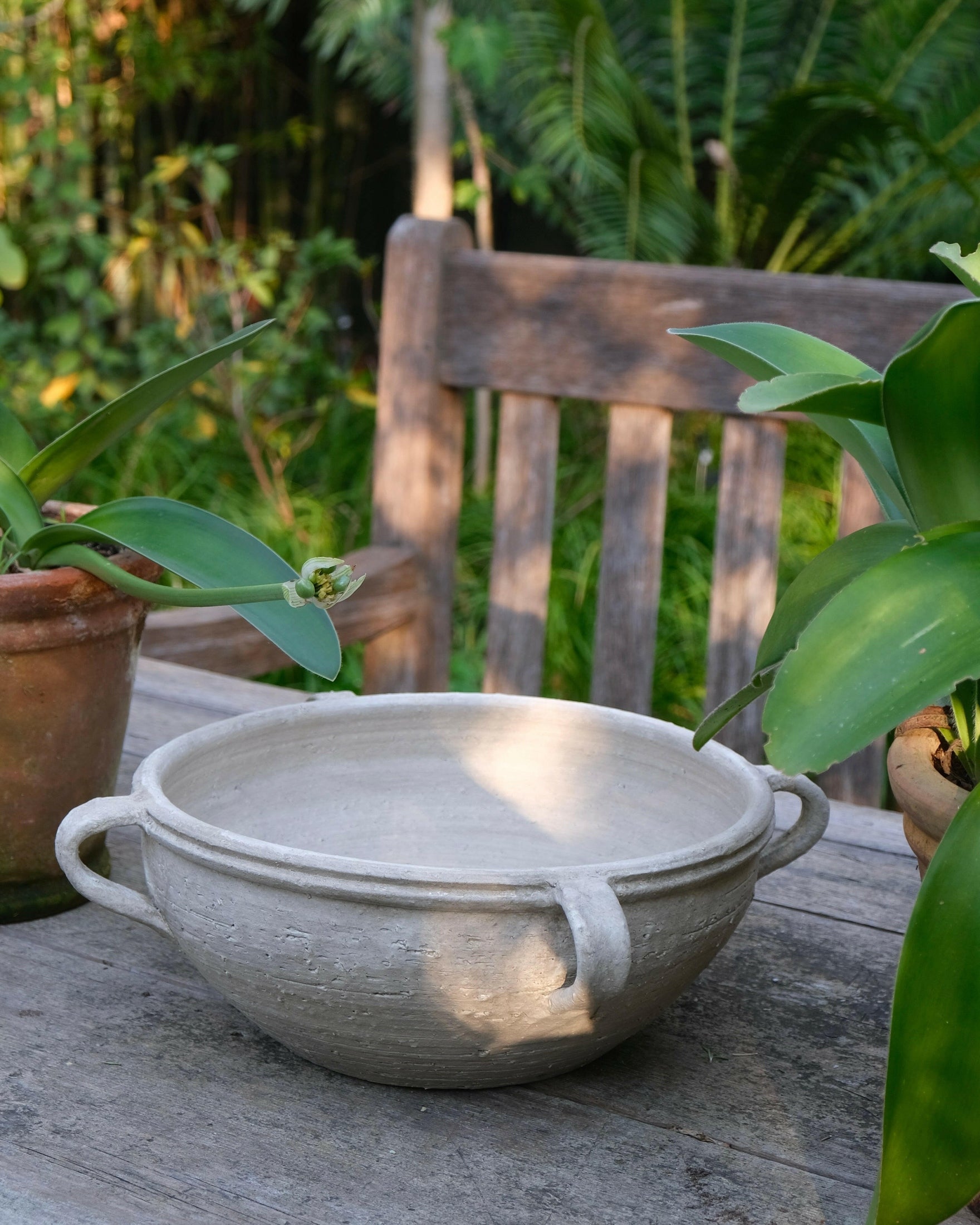 Textured Fruit Bowl w/ Handles Mantra Living